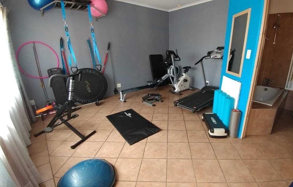 PhysEQFiT Guesthouse - Fitness Facility