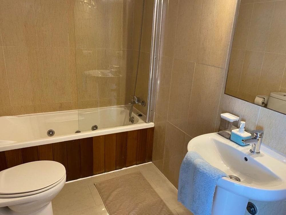 Alexander Apartments Ibiza - Kanya - Bathroom