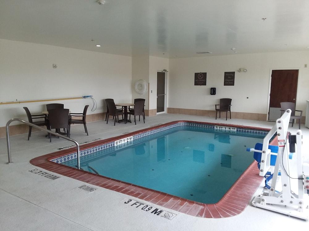 Comfort Inn near Frost Bank Center - Indoor Pool