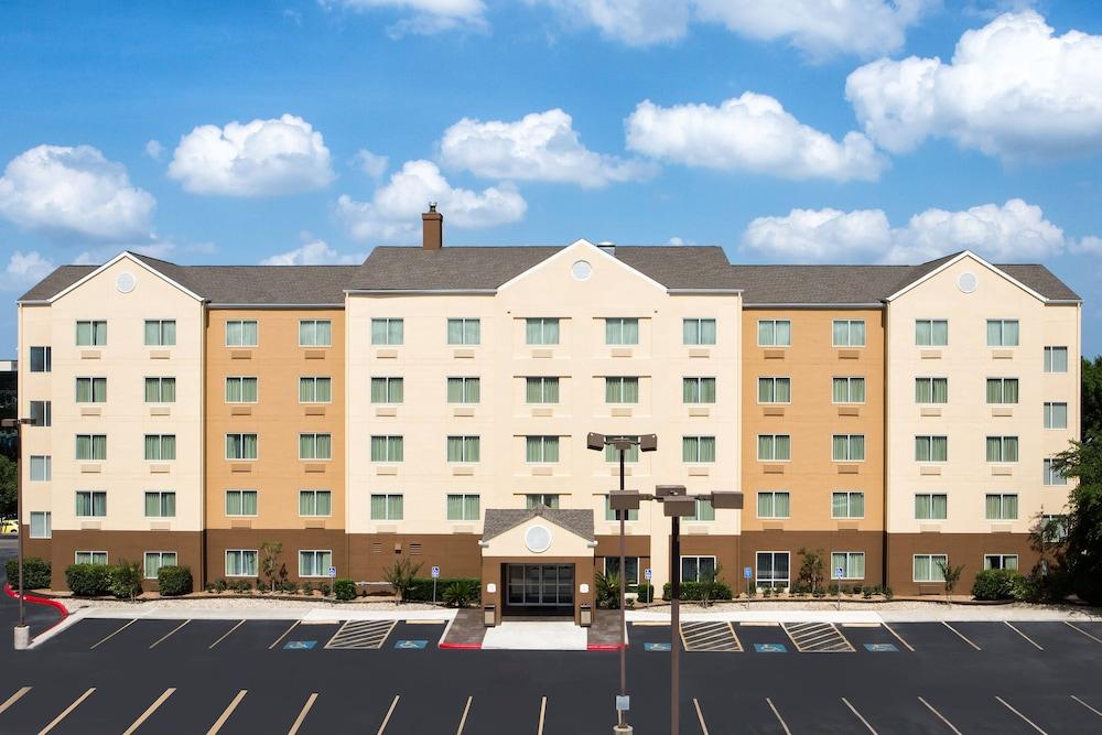 Fairfield Inn & Suites San Antonio Airport/North Star Mall - Exterior