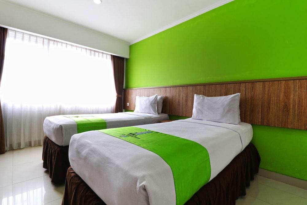 Hotel Bumi Makmur Indah - Room