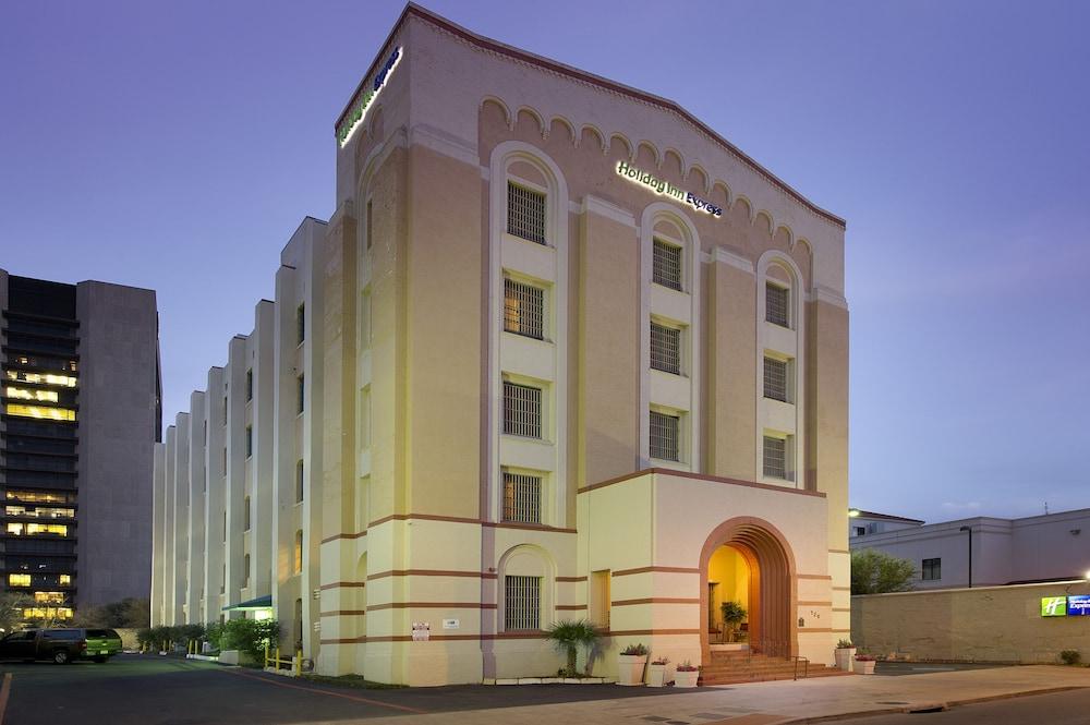 Holiday Inn Express San Antonio N-Riverwalk Area, an IHG Hotel - Exterior