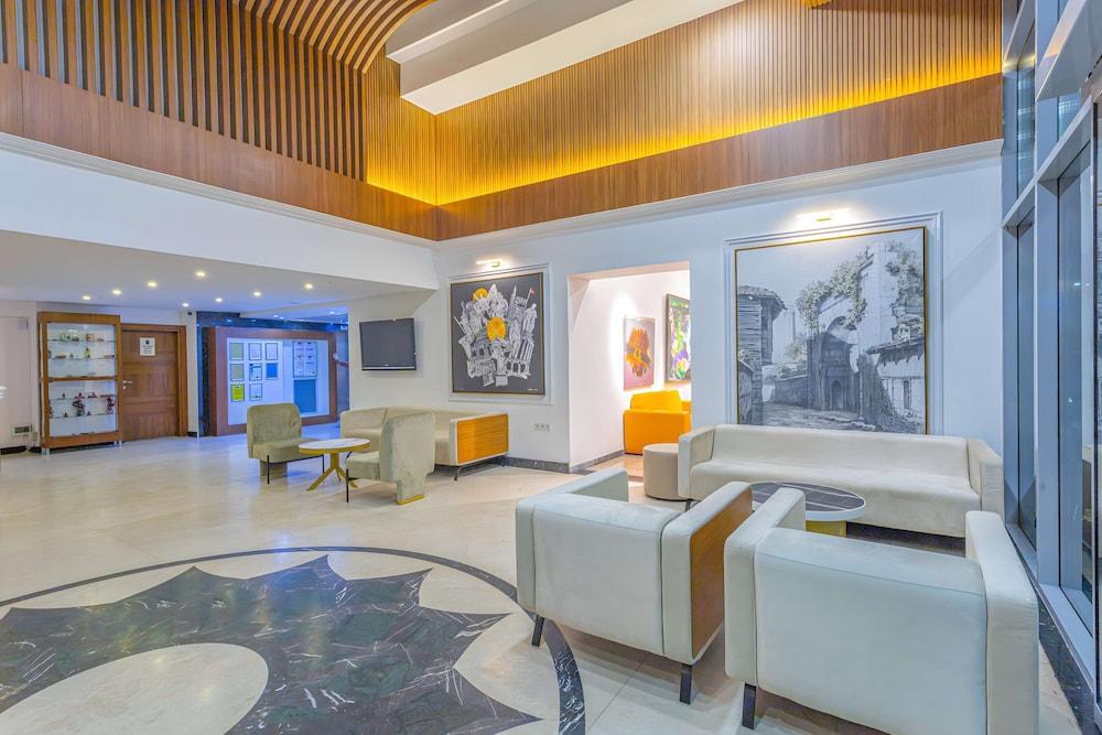 Best Western Plus Khan Hotel - Lobby