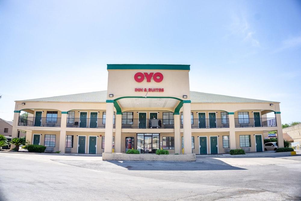 OYO Inn & Suites Medical Center San Antonio - Featured Image