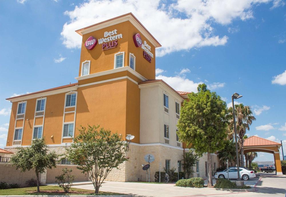Best Western Plus San Antonio East Inn & Suites - Featured Image