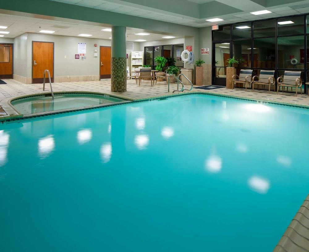 Embassy Suites by Hilton San Antonio Airport - Pool