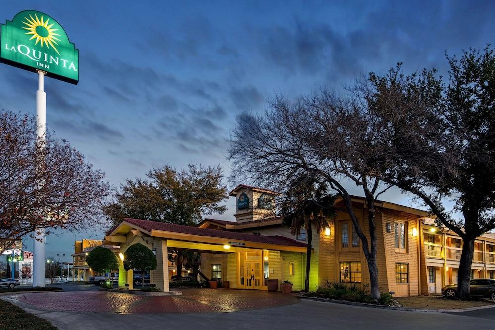 La Quinta Inn by Wyndham San Antonio Vance Jackson - Exterior