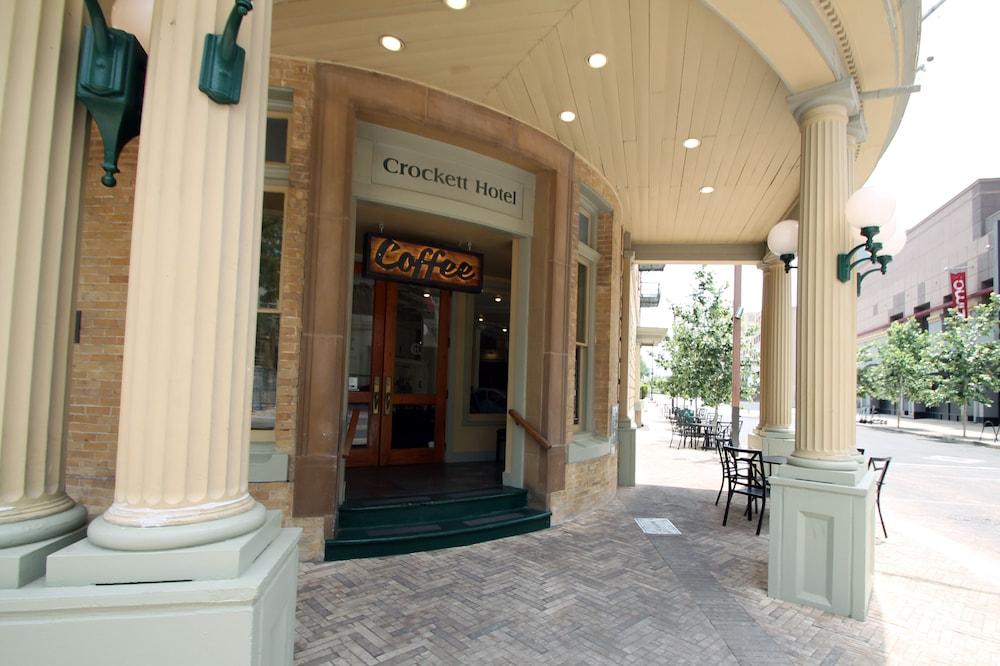 Crockett Hotel - Exterior
