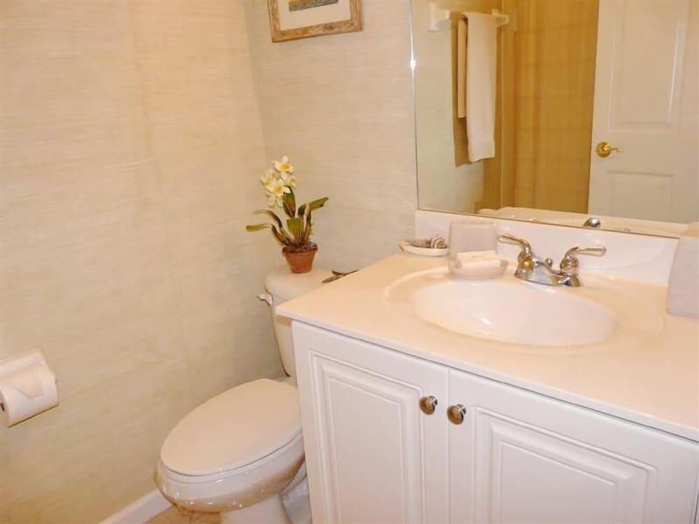 4529 Cardinal Cove - Bathroom Sink