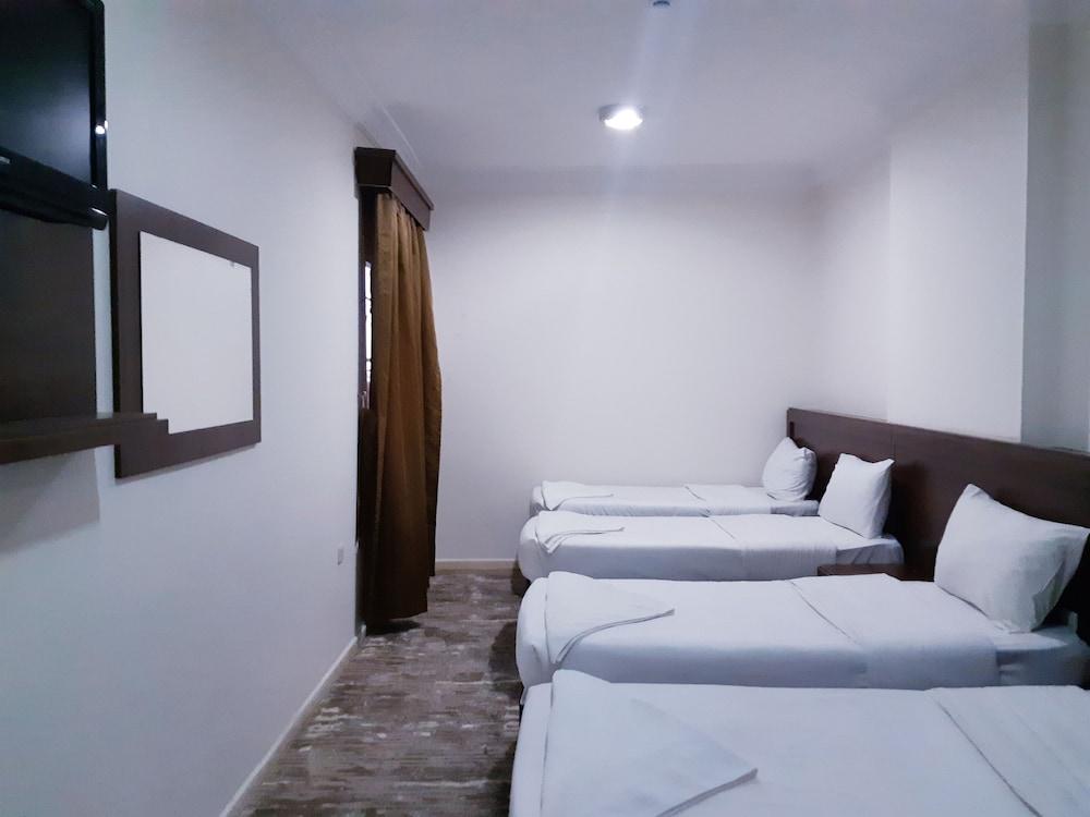Manarat Al Eman Hotel - Room