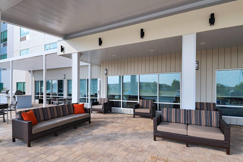 TownePlace Suites by Marriott San Antonio Northwest at The RIM - Exterior