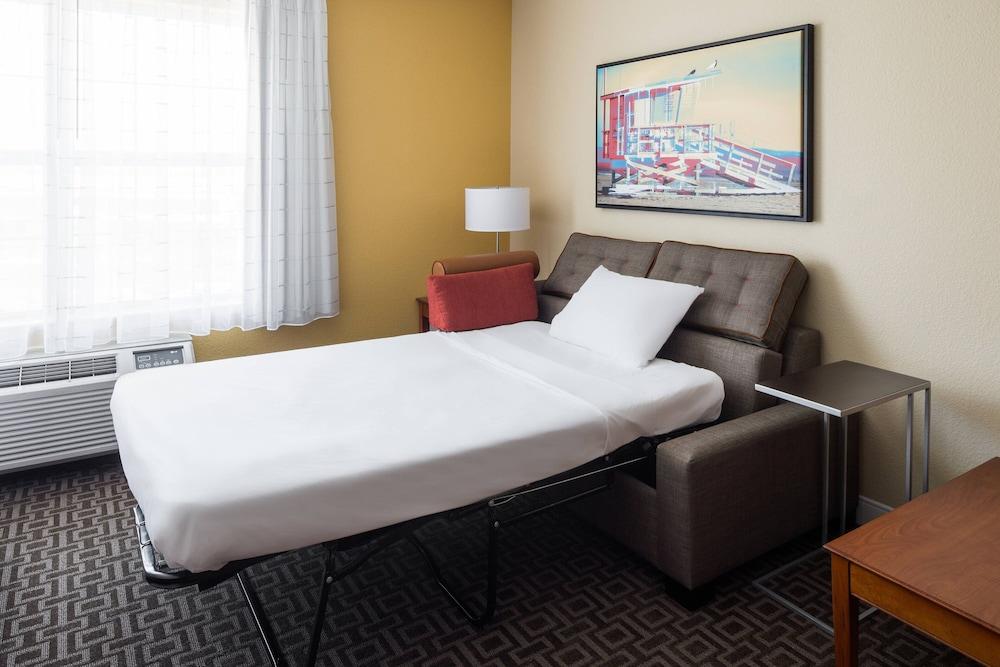 TownePlace Suites Los Angeles LAX/Manhattan Beach - Room