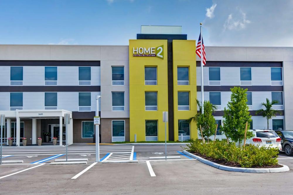 Home2 Suites Naples I-75 Pine Ridge Road, FL - Exterior