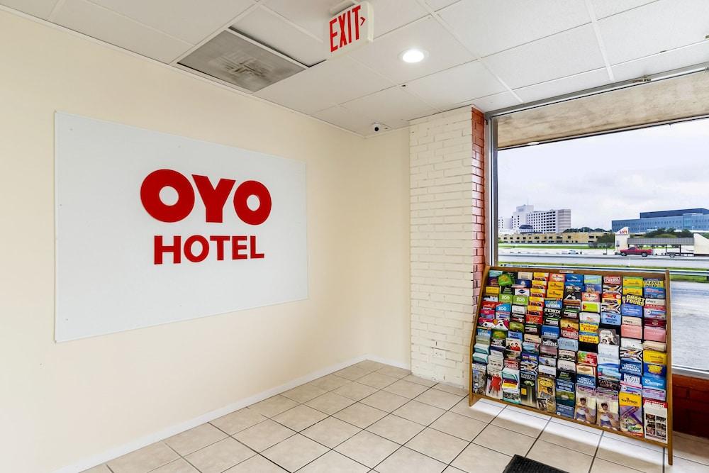 Oyo Hotel San Antonio Lackland AFB/Seaworld Hwy 90 W - Reception