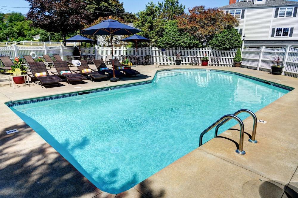 Port Inn and Suites Portsmouth, Ascend Hotel Collection - Pool