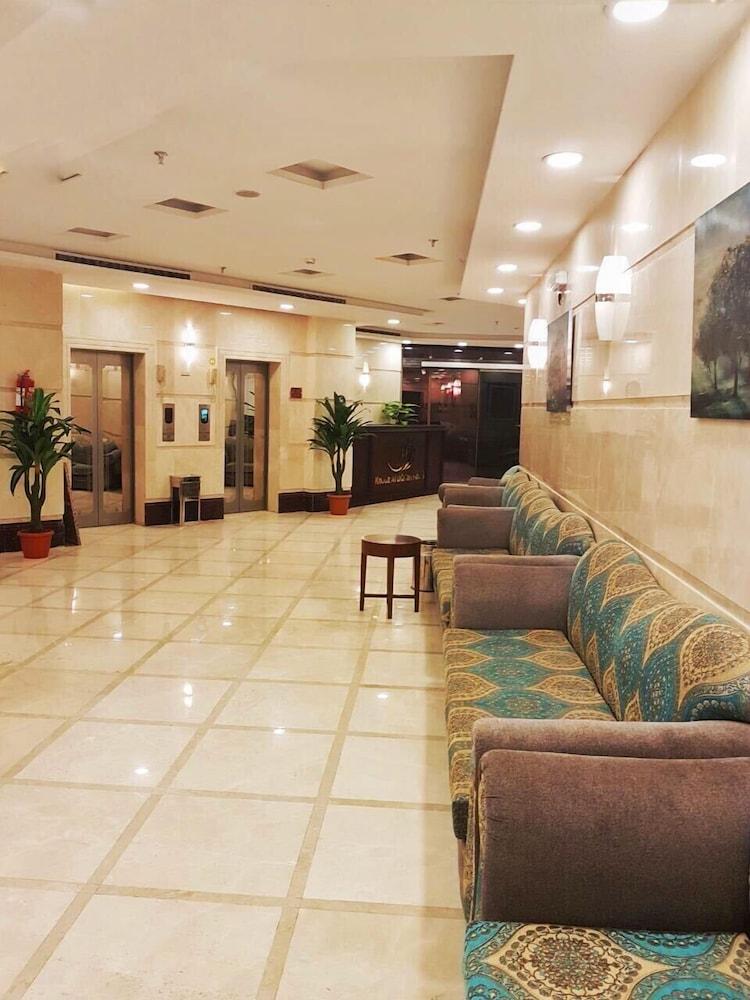 Knooz Al Diafah Hotel - Lobby Sitting Area