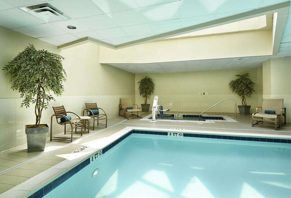 Hampton Inn Silver Spring - Indoor Pool