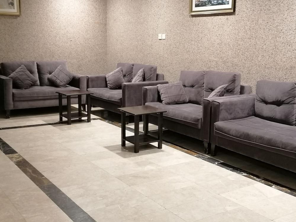 Hayat Al Diafah Hotel - Lobby Sitting Area