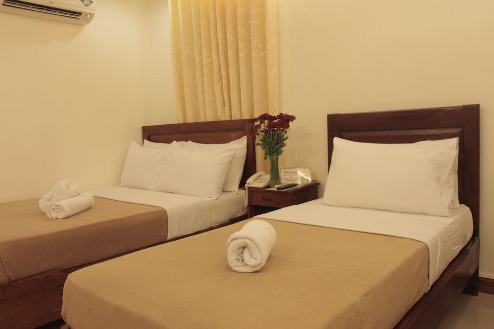 Ipil Suites Puerto Princesa - Room
