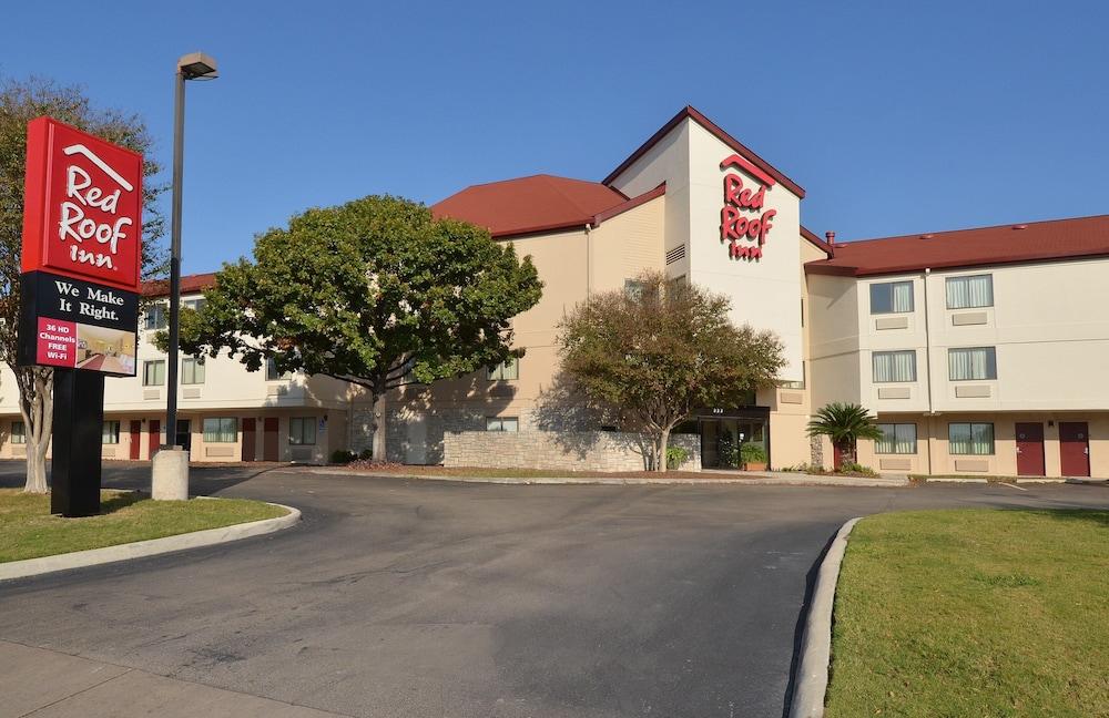 Red Roof Inn San Antonio - Airport - Featured Image