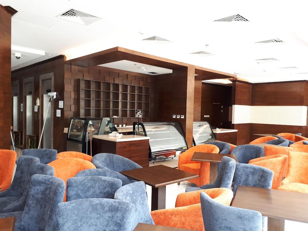 Wahat Al Refa Hotel - Featured Image