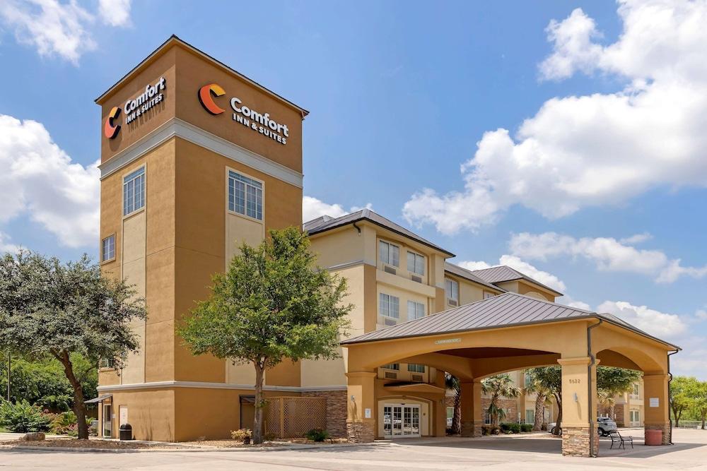 Comfort Inn & Suites Near Six Flags & Medical Center - Featured Image