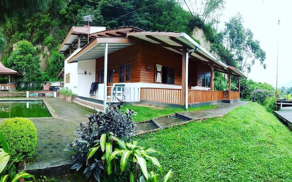 Villa Bayu Lembang - Featured Image