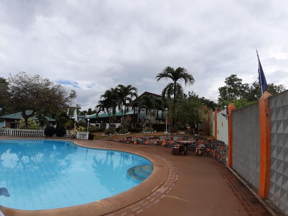 OYO 565 Hillside Resort - Pool