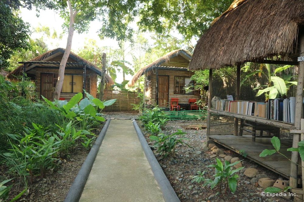 Subli Guest Cabins - Property Grounds