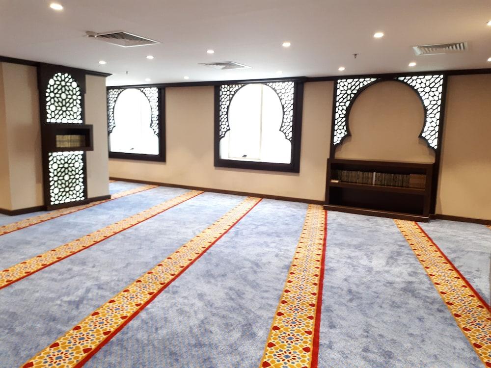 Wahat Al Refa Hotel - Interior Detail