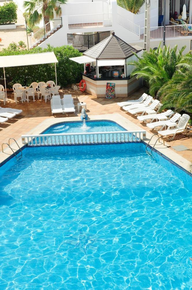 Hotel Neptuno - Outdoor Pool
