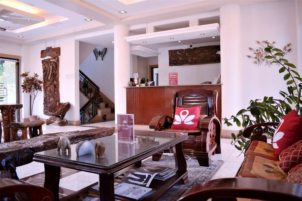 ZEN Rooms Puerto Princesa Bay - Lobby Sitting Area