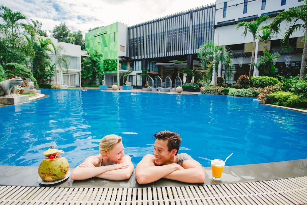 Aziza Paradise Hotel - Outdoor Pool