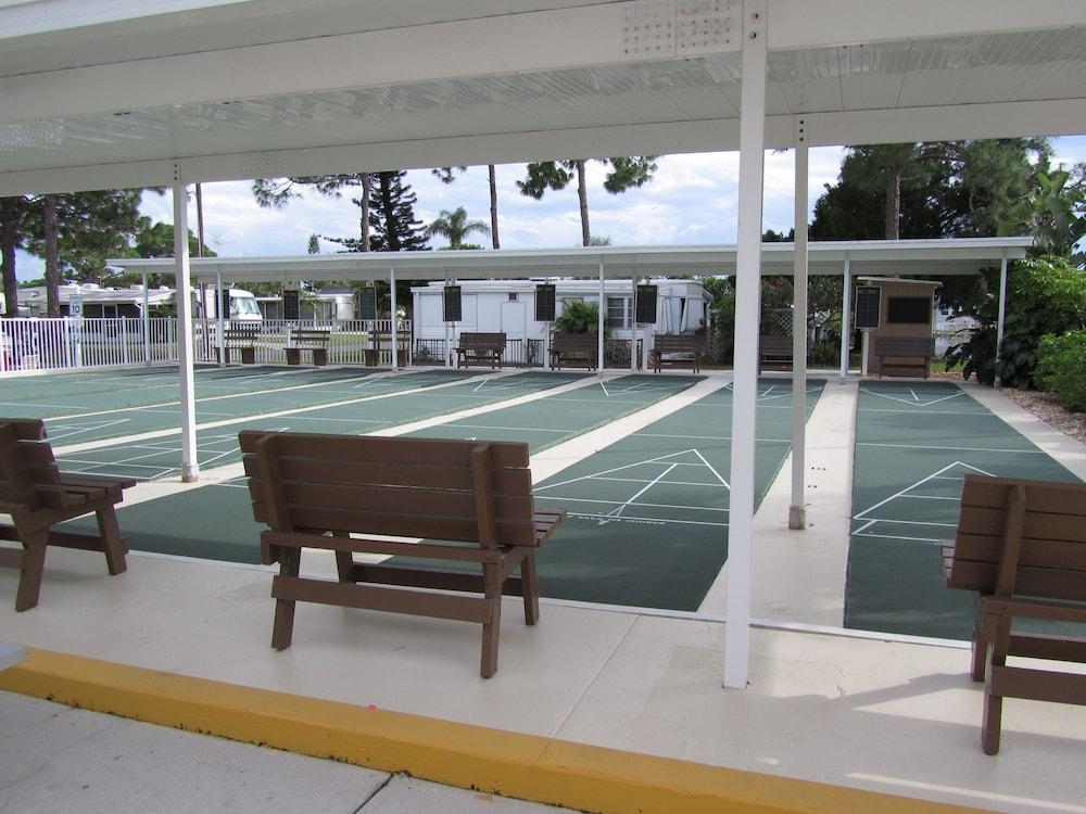 Lake San Marino RV Resort - Sports Facility