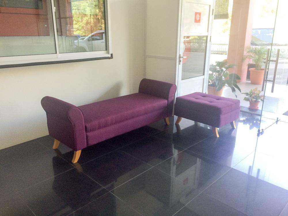 Citi Hotel - Lobby Sitting Area