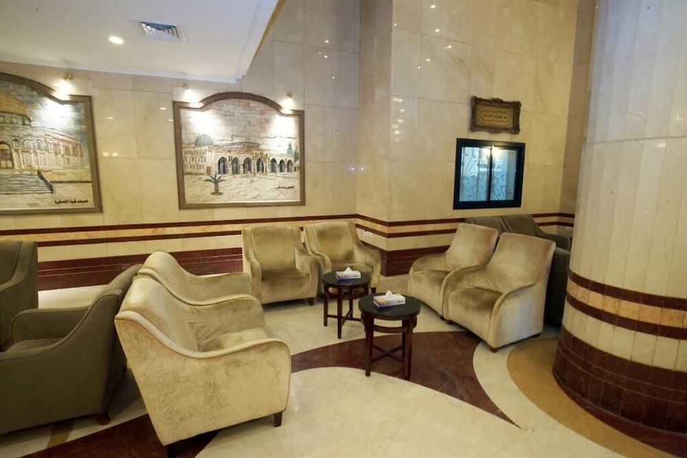 Rabwat Al Safwa - Lobby Sitting Area