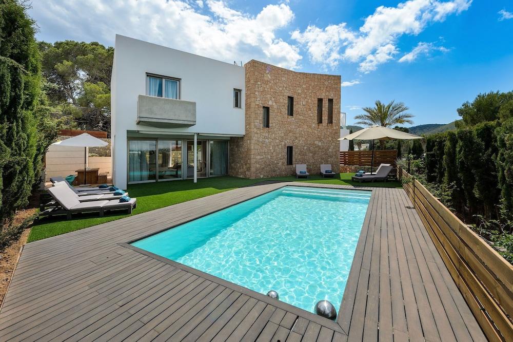 Villa Montecristo Ibiza - Featured Image