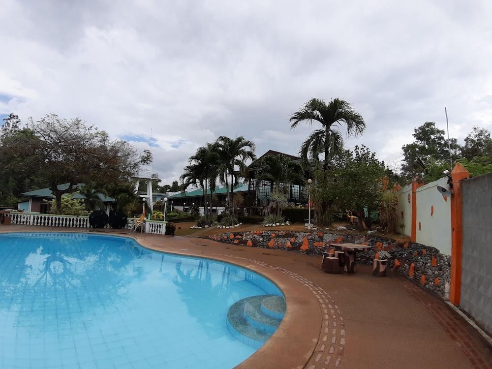 OYO 565 Hillside Resort - Pool