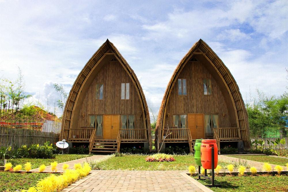 Villa ChavaMinerva Bambu - Lembang - Featured Image