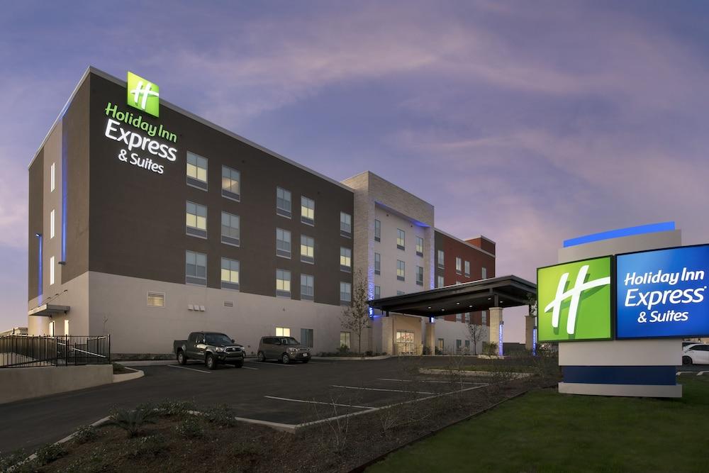 Holiday Inn Express & Suites San Antonio North - Windcrest, an IHG Hotel - Featured Image