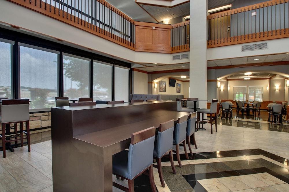 Drury Inn & Suites San Antonio Northwest Medical Center - Lobby