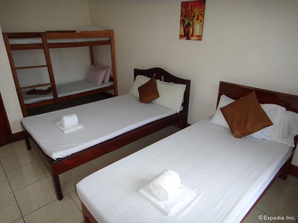 Arnaldo's Place Guest House - Room