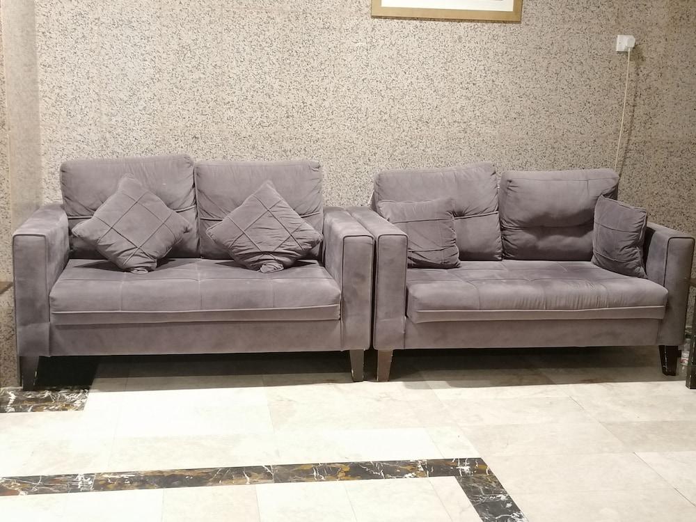 Hayat Al Diafah Hotel - Lobby Sitting Area