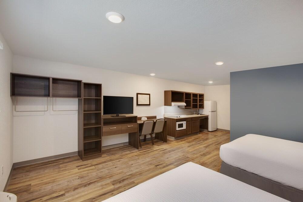 WoodSpring Suites San Antonio Stone Oak - Room
