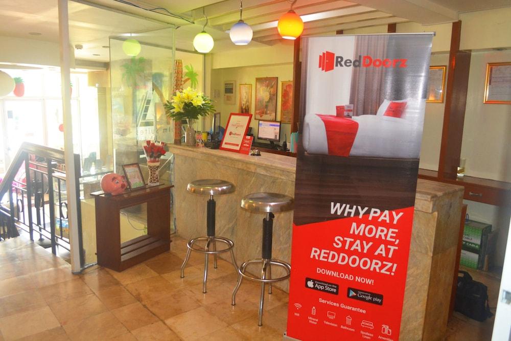 RedDoorz near SM Puerto Princesa - Reception