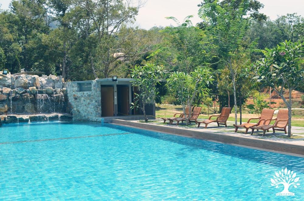 The Acacia Retreat - Outdoor Pool