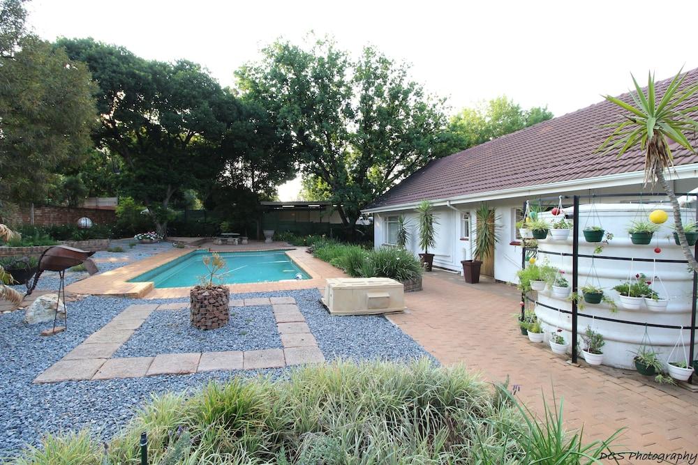 Wilger Guesthouse - Outdoor Pool