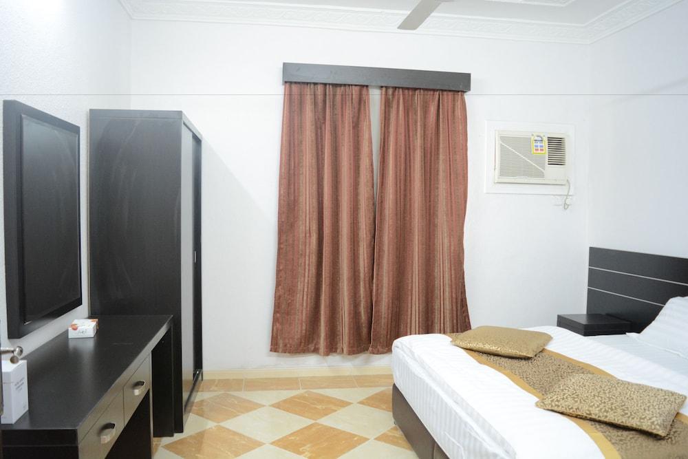 Alnahdi Furnished Apart - Room