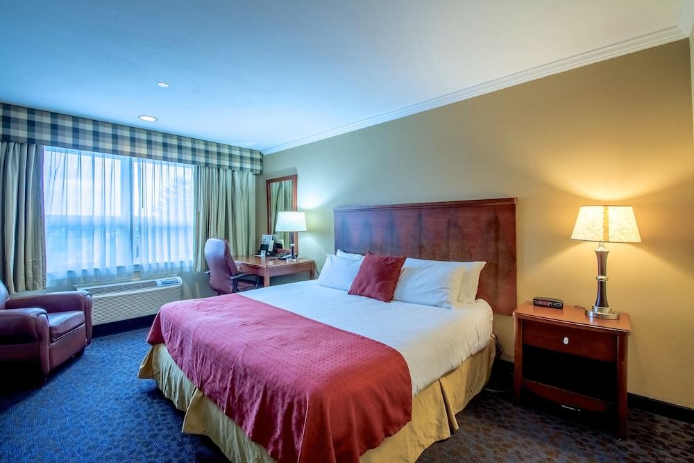 Anchorage Inns And Suites - Room