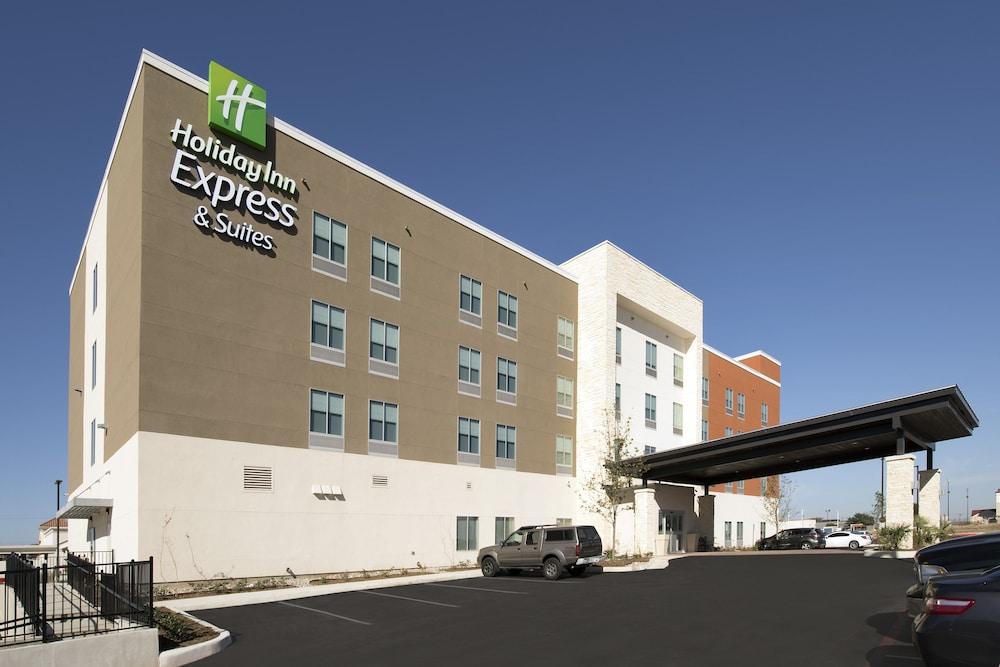 Holiday Inn Express & Suites San Antonio North - Windcrest, an IHG Hotel - Exterior